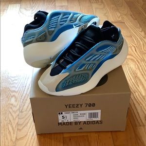 Adidas Yeezy 700 V3 Arzareth